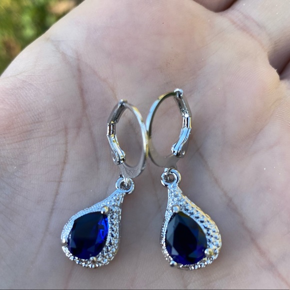Women's Jewelry Silver Sapphire Dangle Earrings - Picture 3 of 4